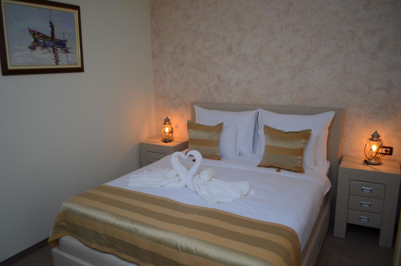 Hotel Helada Tivat Buitenkant foto
