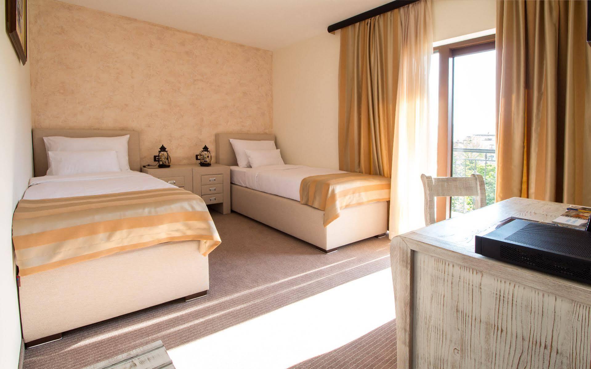 Hotel Helada Tivat Buitenkant foto